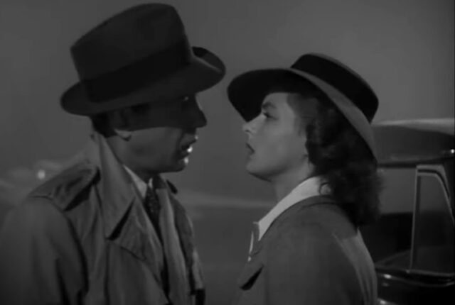 знаменитая сцена поцелуя из фильма Casablanca