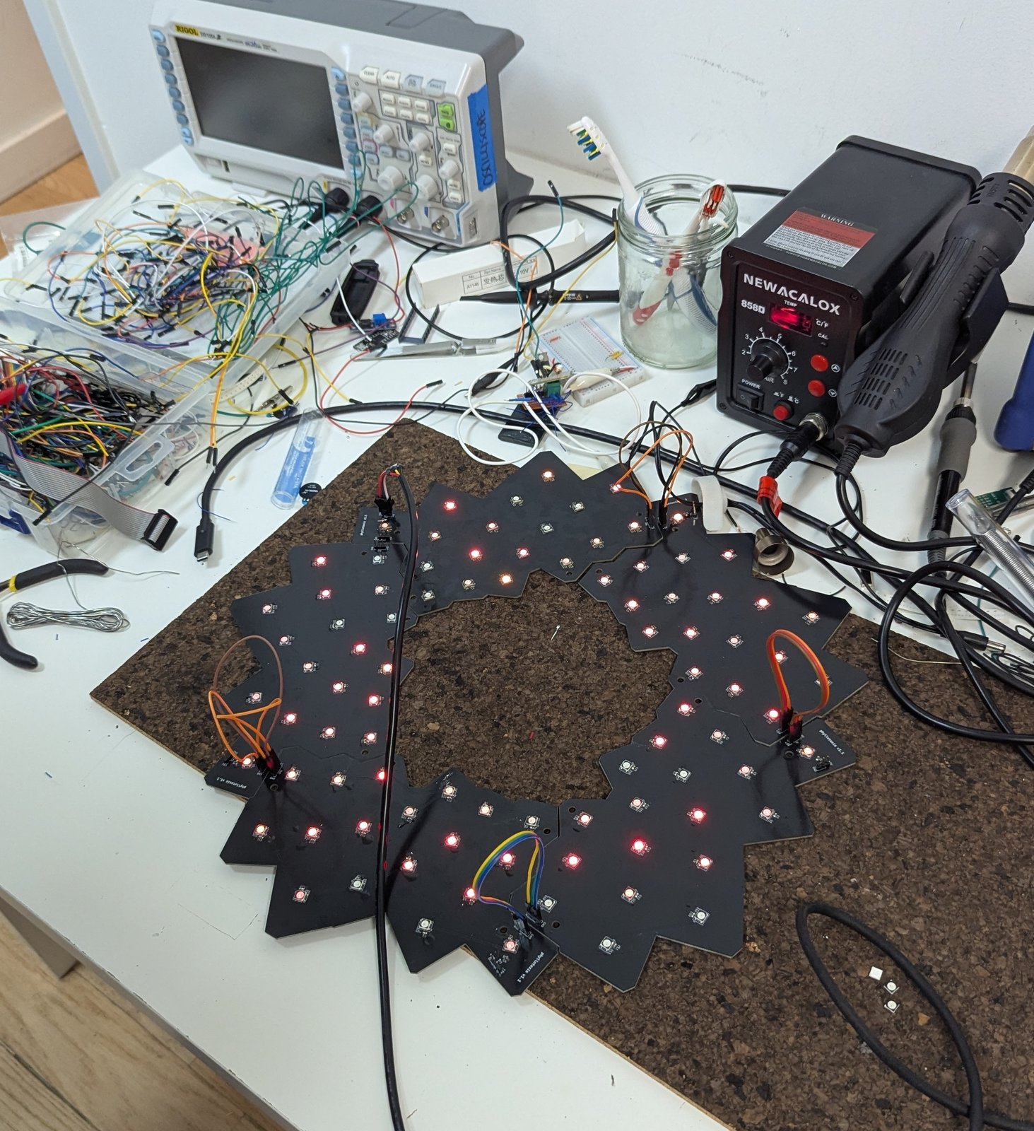 Запуск PCB-смонтированных светодиодов после часов пайки