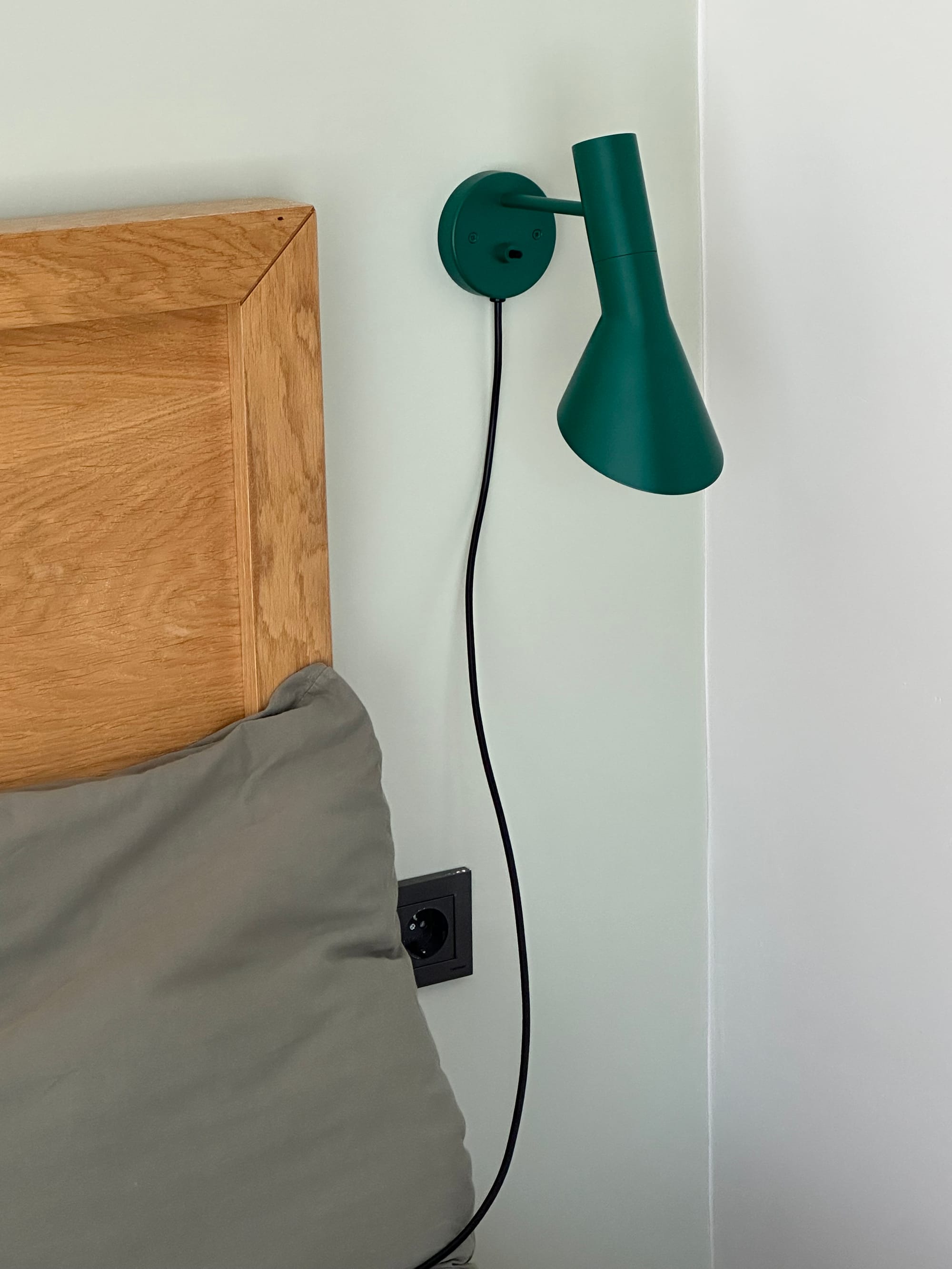 AJ Wall Lamp