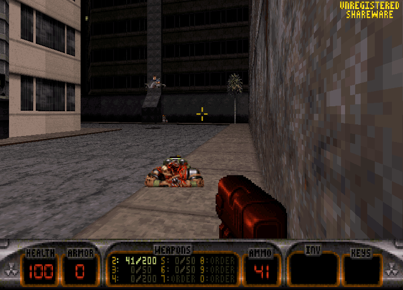 Городская улица на первом уровне Duke Nukem 3D